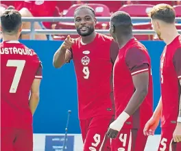  ?? Ap ?? Cyle Larin, de Canadá, festeja su gol ante Trinidad y Tobago