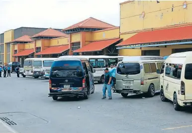  ?? ?? FLAGELO. En San Pedro Sula comenzó a operar la Fuerza Nacional de Seguridad al Transporte.