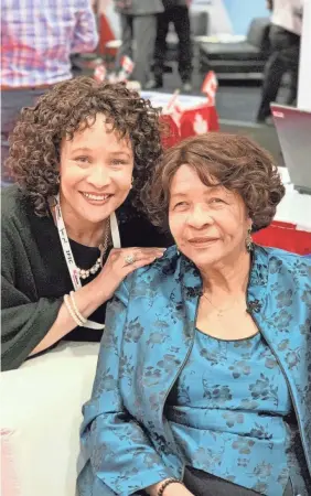  ?? FAMILY PHOTO ?? Alicia Cole smiles beside her mother, Betty Cole, who cared for her daughter during near-death bouts of hospital-acquired infections.