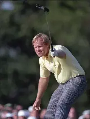  ?? JOE BENTON — THE ASSOCIATED PRESS ?? Jack Nicklaus watches his shot go for a birdie, giving him the lead and the title on the 17th hole at the 1986Master­s.