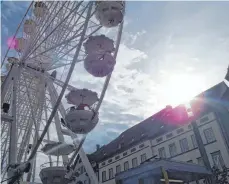  ?? FOTO: MONI MARCEL ?? Ein Riesenrad bietet schöne Ausblicke beim Turmfest.