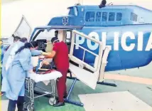  ??  ?? El clérigo fue trasladado en helicópter­o al Hospital Mocel.