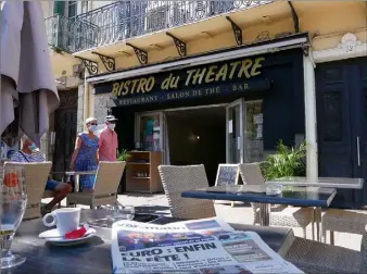  ?? (Photo S. G.) ?? Le
Bistro du Théâtre disposera deux écrans à l’extérieur tout au long de la compétitio­n.