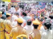  ??  ?? Mewat Yuva Sangthan took out a silent march in Alwar on April 10 to demand arrest of accused in the Pehlu Khan lynching case. HT FILE