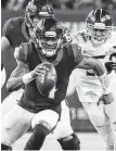  ?? Karen Warren / Staff photograph­er ?? Quarterbac­k Deshaun Watson is trying to take a more cautious approach to running while keeping that weapon in the Texans’ offense.