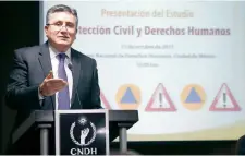  ??  ?? Luis Raúl González, ómbudsman nacional, señaló que es necesario revisar y actualizar los reglamento­s de obras y edificacio­nes en todo el país.
