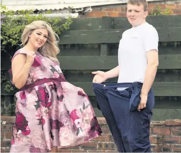  ??  ?? Weight loss Siobhan and brother Alexander don’t fit in their extra large clothes anymore
