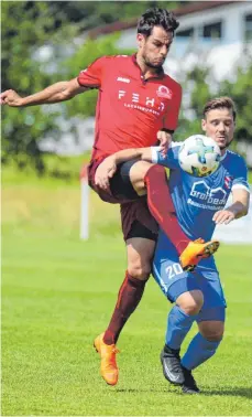  ?? FOTO: CHM ?? Eine Nummer zu groß war der TSV Berg (Arne Kittel links) für Ehingen (Daniel Topolovac).