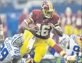  ?? TIM SHARP — THE ASSOCIATED PRESS ?? Veteran running back Alfred Morris, who spent two seasons under Coach Kyle Shanahan in Washington, made his practice debut with the 49ers on Wednesday.