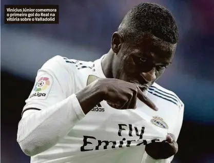  ?? Javier Soriano/afp ?? Vinicius Júnior comemora o primeiro gol do Real na vitória sobre o Valladolid