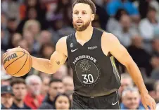  ?? ?? curry, de 36 años, está entrando en su temporada 16 en la NBA