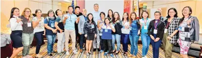  ?? PHOTO BY U.S. EMBASSY ?? Media practition­ers from all over the country pose for a photo op with US Ambassador Sung Kim at the end of the two-day 10th U.S. Embassy Seminar for Media Reporting on Human Traffickin­g: Promoting Rights of Children, Women and Workers last September 14 at Hotel Jen Manila.