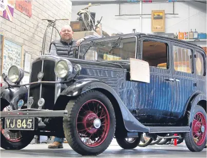  ?? Picture: Kris Miller. ?? Stephen Dear of Strathmore Vintage Vehicle Club with a 1933 BSA.