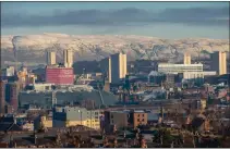  ?? Picture: Jamie Simpson ?? „ The snowy Campsies seen from Queen’s Park.