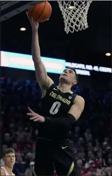  ?? RICK SCUTERI — THE ASSOCIATED PRESS ?? Colorado guard Luke O’brien during the first half of Saturday’s game against Arizona in Tucson, Ariz.