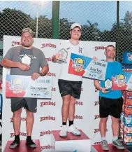 ?? ?? GANADORES. Carlos López (centro) reinó en la categoría A, mientras que Jorge Faraj ganó el C Open en San Pedro Sula.