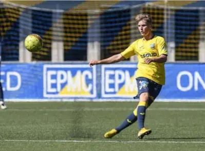  ?? FOTO TOM GOYVAERTS ?? Joy Van Den Bogerd: “Ik ben geen wereldvoet­baller, maar ik draag met mijn karakter en loopvermog­en mijn steentje bij.”