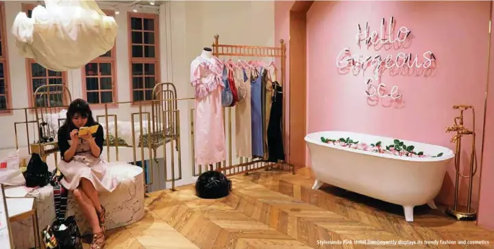  ??  ?? Stylenanda Pink Hotel flamboyant­ly displays its trendy fashion and cosmetics
