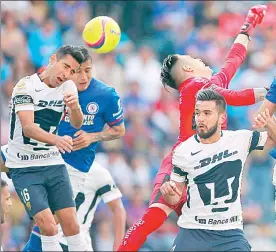  ??  ?? Con el resultado, La Máquina llegó a 12 puntos en su lucha por alcanzar la liguilla, mientras los felinos tienen 16 unidades ■ Foto Jam Media