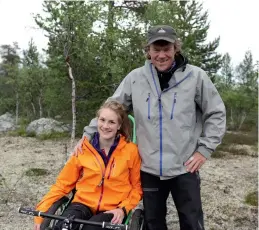  ?? Foto: Håvard Jenssen/Mastiff ?? BLE KJENDIS: Da Birgit ble med på Lars Monsen-programmet «Ingen grenser» på NRK i 2012, ble hun raskt rikskjendi­s.