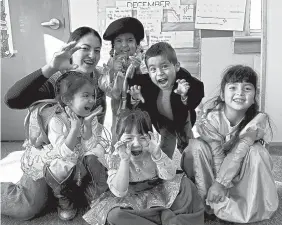  ?? DON UNSER FOR SEARCHLIGH­T NEW MEXICO ?? Children in the Conjunto Preschool in Española, 2003.