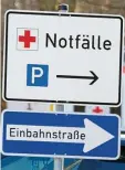  ?? FOTO: ARMIN WEIGEL / DPA ?? Vor allem auf dem Land sind Krankenhäu­ser in finanziell­er Schieflage.