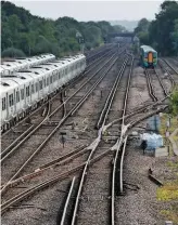  ?? CHRIS WILSON. ?? Govia Thameslink Railway 700104 (on the 1435 Brighton-Bedford) passes 700113 (on the 1254 Bedford-Three Bridges) at Gatwick Airport on September 29 2016. The National Audit Office report says GTR has not delivered value for money.