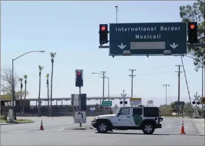  ?? IMPERIAL VALLEY PRESS FILE PHOTOS ?? Authoritie­s restricted southbound tra c on Imperial Avenue into the Calexico Downtown Port of Entry in 2012.