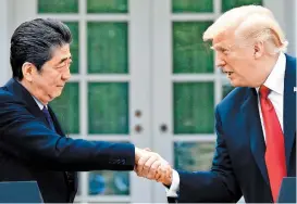  ??  ?? El premier Shinzo Abe visitó la Casa Blanca.