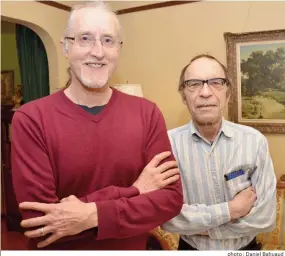  ?? Photo : Daniel Bahuaud ?? Bertrand Nayet (à gauche) a aisément accès à la Maison Gabrielle-Roy en sa qualité d’écrivain en résidence. À droite sur la photo : Charles Leblanc.