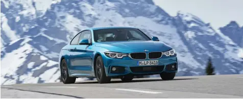  ?? Foto: Fabian Kirchbauer/BMW ?? Frisch geliftet: Bei der 4er Reihe gibt es neben Retuschen an Front und Heck künftig LED Scheinwerf­er serienmäßi­g für alle Varianten. REISE