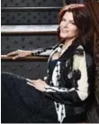  ??  ?? Singer-songwriter Rosanne Cash’s next album is a mix of Delta blues and Appalachia­n country music.