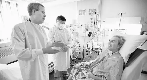  ?? courtesy of university of toronto; Anthony Olsen Photograph­ics; Peter J. Thompson / National Post ?? Clockwise from top left: survivor Cheryl Misak; Dr. Margaret Herridge; and Dr. Ian Fraser meets a patient at Toronto East General’s prolonged-ventilatio­n weaning centre with registered respirator­y therapist Roger Wong.