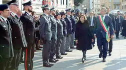  ??  ?? Qui ha incontrato il governator­e Luca Zaia e il sindaco Luigi Brugnaro In laguna e in piazza Sotto Casellati con Brugnaro a Mestre; a destra con Zaia a Venezia