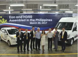  ??  ?? HARI President and CEO Ma. Fe Perez-Agudo (5th from right) leads the ceremonial toast during the official launch of the Hyundai Assembly Center. With her are (L-R): HMC CV Asia & Pacific Regional Headquarte­rs Manager Junho HA; General Manager Seong-Gi...