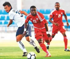  ?? Courtesy: UAE FA twitter ?? The UAE’s Esmail Al Hammadi bursts past Laos’ Chanthapho­ne Waenvongso­th during their 3-0 win in Girona on Tuesday.