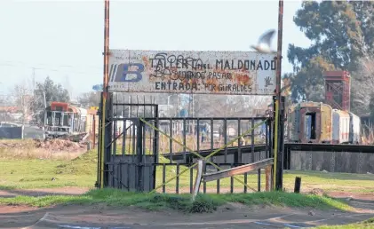  ??  ?? Vista desde Polidoro Coulin y Carlos Gardel, uno de los extremos del centenario predio de Cnel. Maldonado.