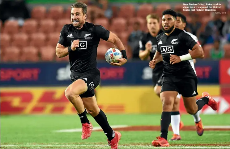  ?? PHOTOSPORT ?? New Zealand’s Kurt Baker sprints clear for a try against the United States last night in Hamilton.