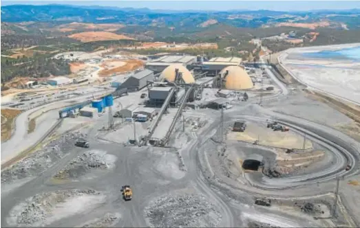  ?? H. I. ?? Vista aérea de una de las explotacio­nes mineras en la localidad de Almonaster la Real.