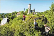  ?? FOTO: FRANKENTOU­RISMUS/FRS/HUB/DPA ?? Kein Aufstieg zum Matterhorn, aber trotzdem schön: Wandern auf dem Fränkische­n Gebirgsweg.