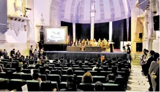  ??  ?? Guanajuato. - La Universida­d de Guanajuato entregó el Reconocimi­ento al mérito Universita­rio. Fotos/miguel Ángel Martínez