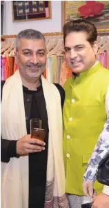  ??  ?? ● Manu Mansheet with Kazim Ali