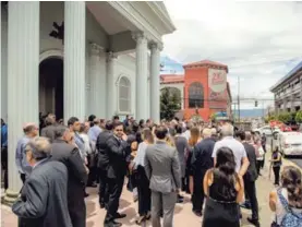  ?? JOSÉ CORDERO ?? Al funeral de don Freddy llegaron un montón de exfunciona­rios.