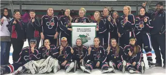  ??  ?? Les Élites de la polyvalent­e Thomas-Albert de Grand-Sault ont remporté le championna­t provincial de hockey scolaire féminin AA en 2017. - Archives