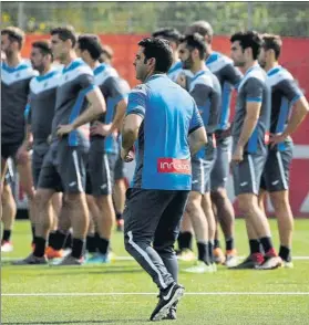  ?? FOTO: PEP MORATA ?? David Gallego No podrá sentarse en el banquillo en los dos últimos partidos