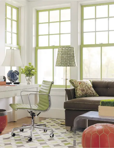  ?? PHOTOS: ERIC PIASECKI/OTTO/THE WASHINGTON POST ?? Designer Katie Ridder likes to use bright shades on window mullions.