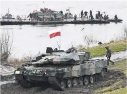  ?? Adam Warzawa / EPA ?? Tanques Leopard en una maniobra de la OTAN en Polonia, este mes.
