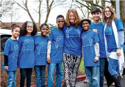  ?? Tristan Fortsch/KATU News via AP ?? ■ This March 20, 2016, photo shows the Hart family of Woodland, Wash., at a Bernie Sanders rally in Vancouver, Wash. Authoritie­s in Northern California say all six children and both parents were killed when their vehicle plunged off a coastal cliff...