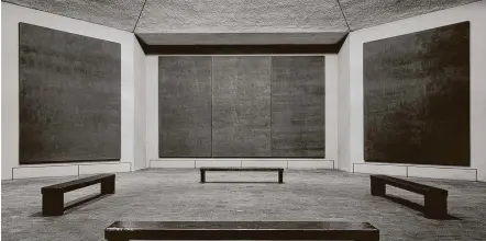  ?? Menil Collection ?? Mural canvases by Russian-born American painter Mark Rothko hang inside Houston’s Rothko Chapel.