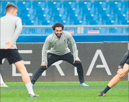  ?? FOTO: EFE ?? Mohamed Salah volvió ayer al Olímpico El 28 de mayo de 2017, en el Roma-Genoa, dejó su plaza a Francesco Totti en el adiós del capitán